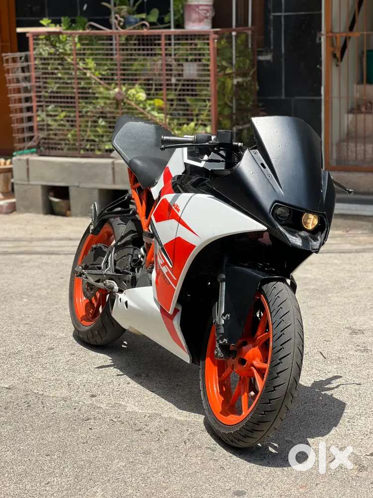 RC 200 BRAND NEW CONDITION LOW USED