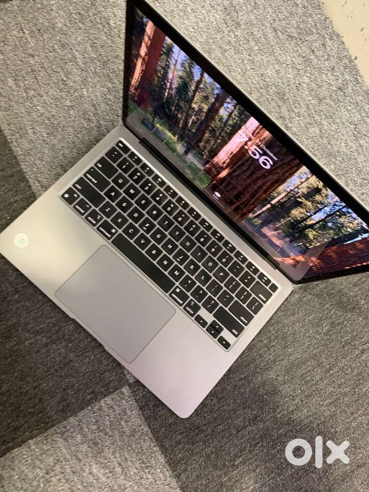 Macbook Air M1 Chip/2020/13inch/8GB RAM/512GB SSD/Working Good