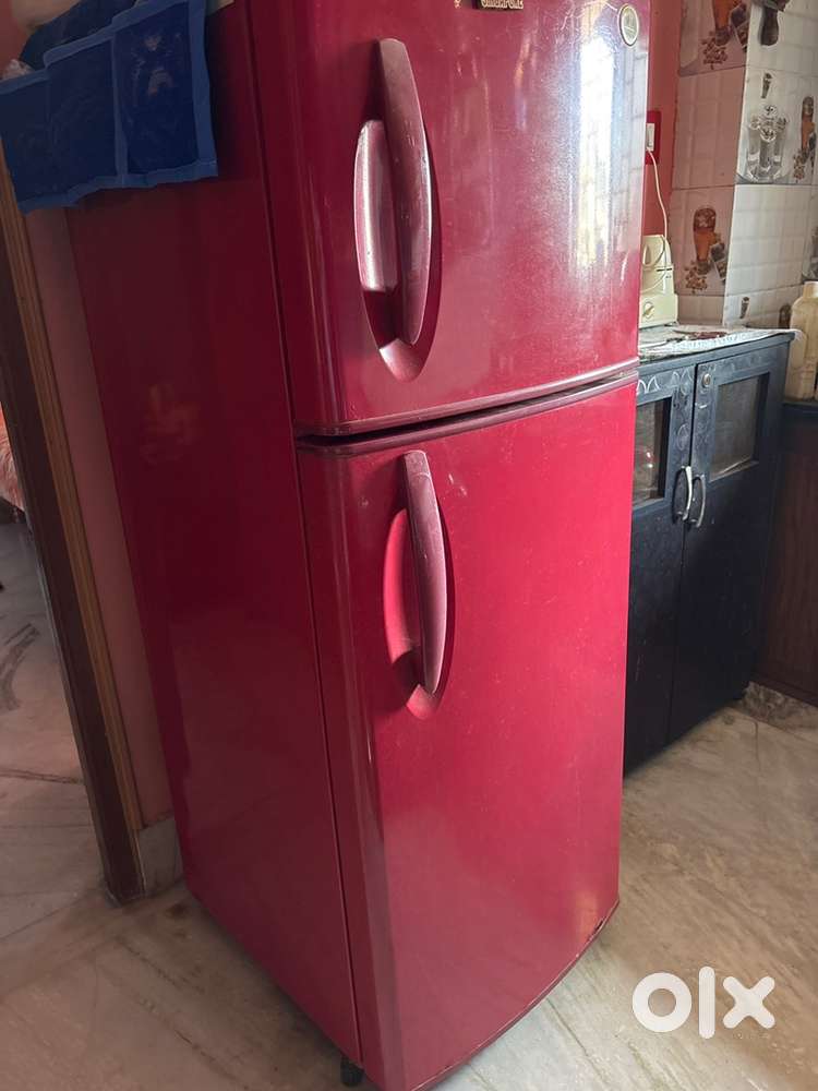 SELLING LG FRIDGE