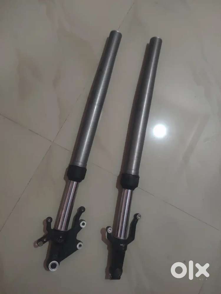 NS200 BS7 FRONT USD SHOCKUP SET