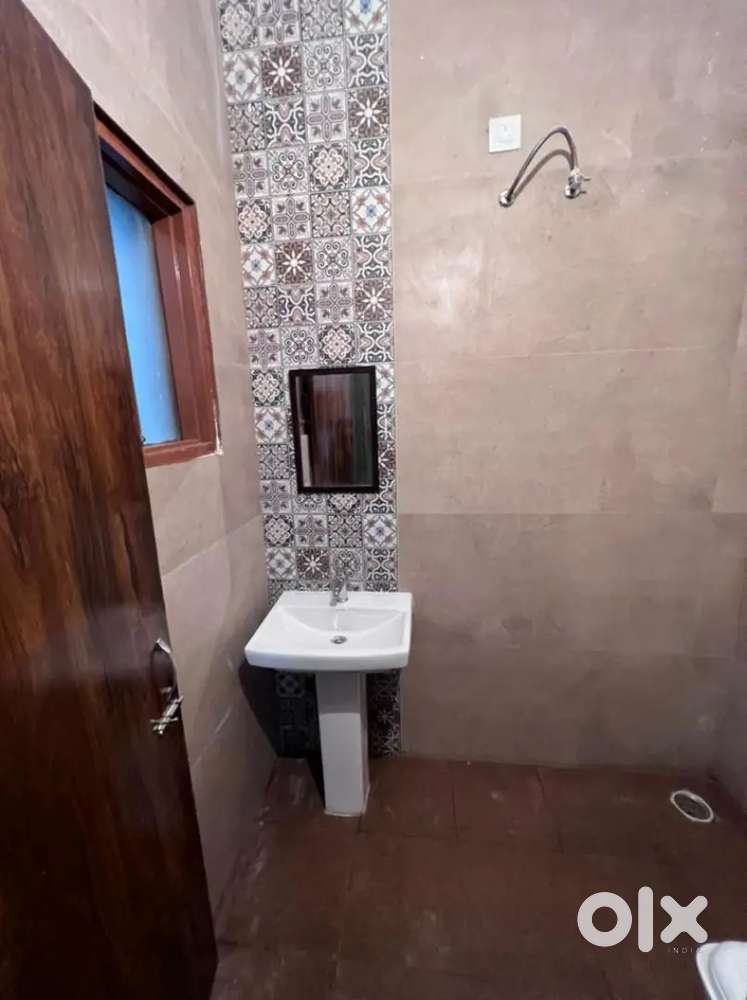 1bhk ready to Move luxurious property for rent in sunny enclave