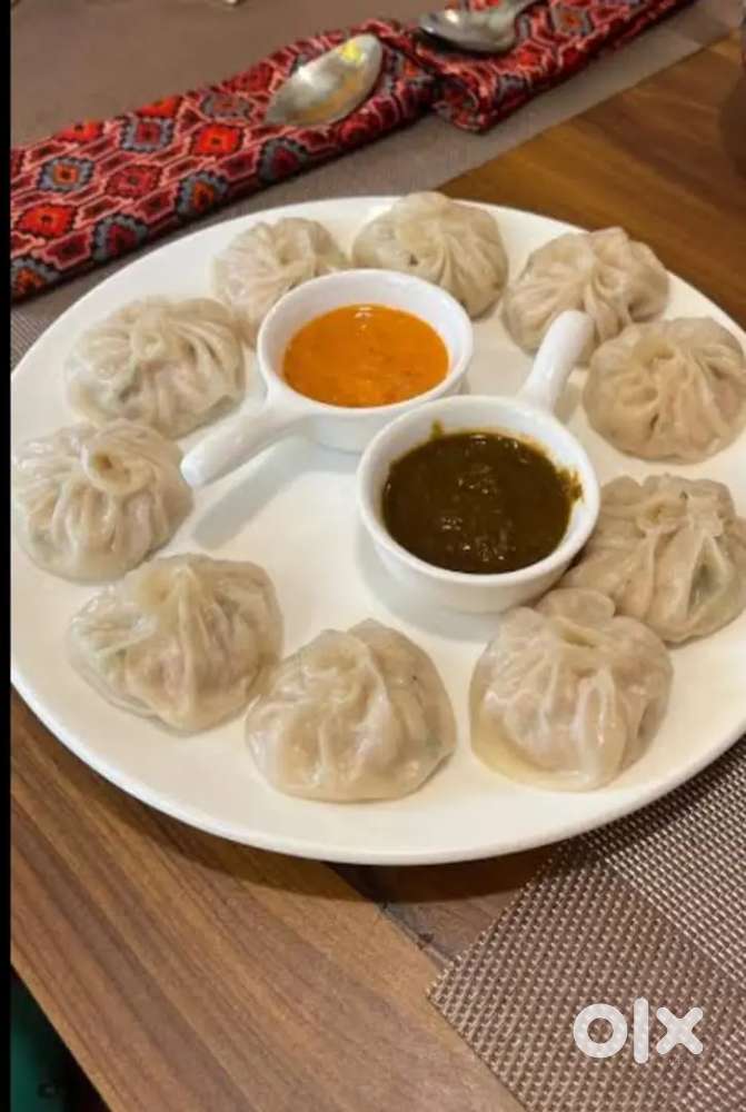 Cook and helper for MOMOS,spring roll, chinese,chaap