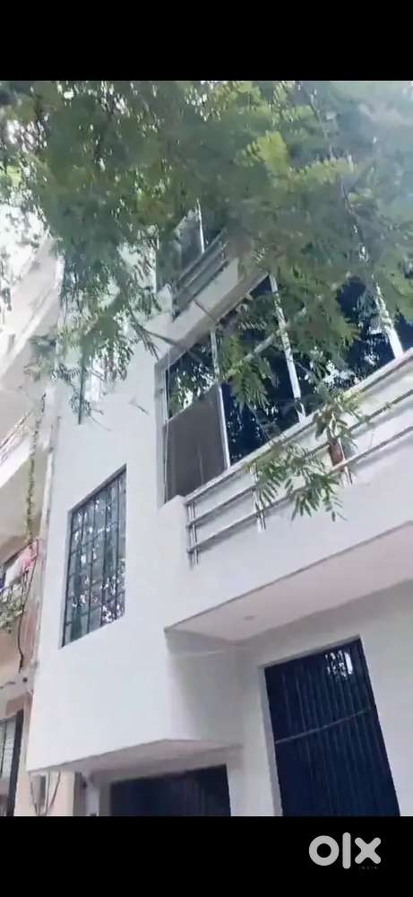 House available in vasundhara sector-2