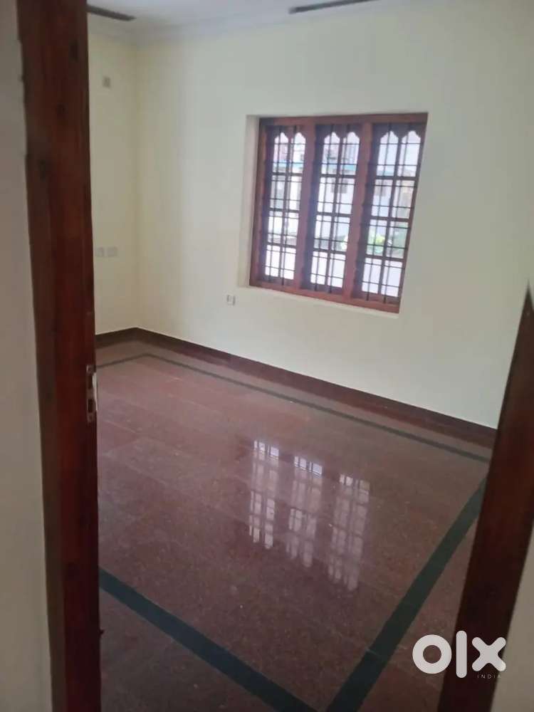 Ayurvedacollage 2 bhk ground floor for rent.