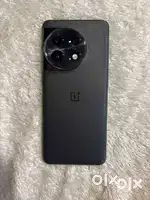 One plus 11 5G 8gb 128gb 1 year old only