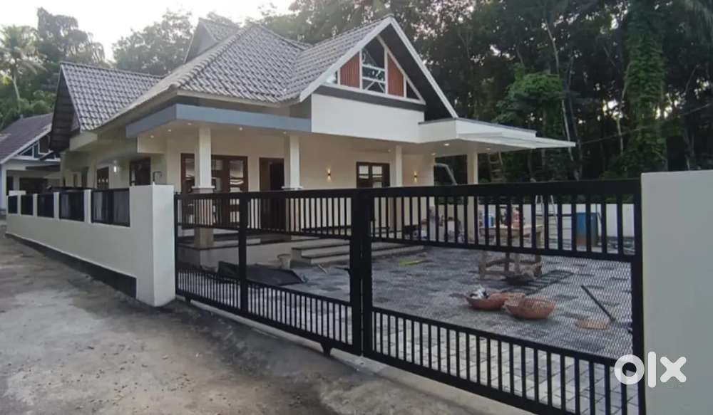 Brand new House for sale in Chenganoor puthenkavu
85 lakhs