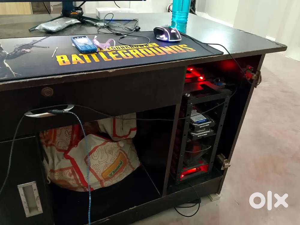 Computer desks