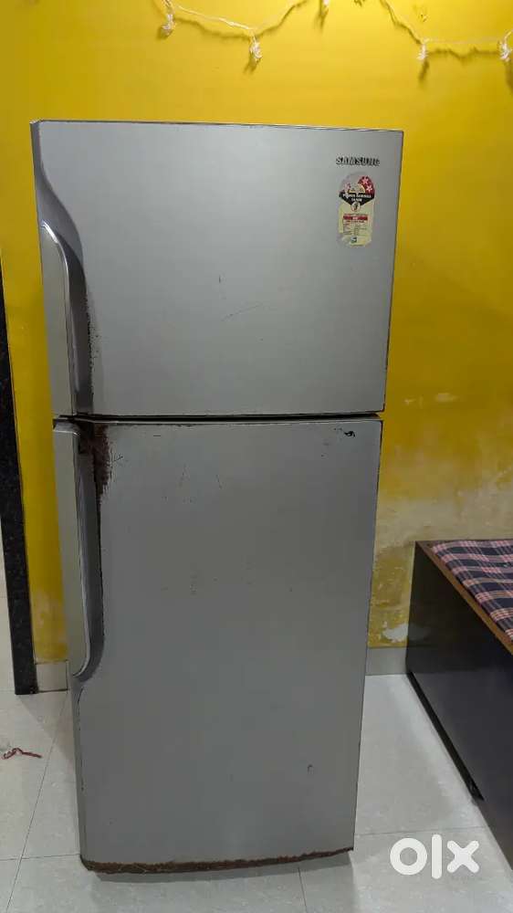 Samsung 5 Star Double Door Refrigerator 226 litres