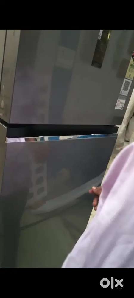 Lg 343 liternew fridge he wifi inverter 3 star 1month old on nhi kiyah