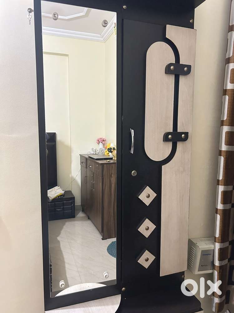 1. Dressing table 2. Almira 3. Sofa &center table