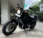 Harley Davidson Iron 883 MH12 Passing Fully Loaded