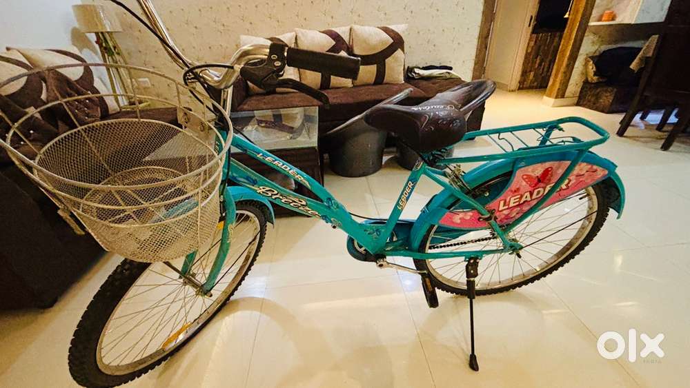 Leader lady girls cycle