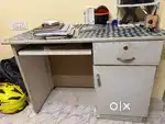 Computer table