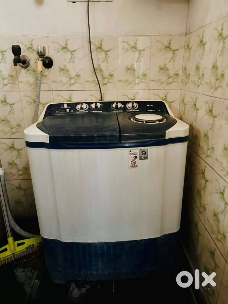LG Roller Jet 7.5 kg Semi automatic Washing machine