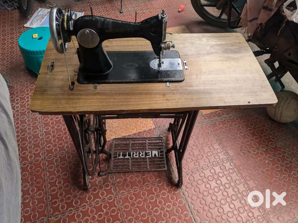 Sewing machine for sale