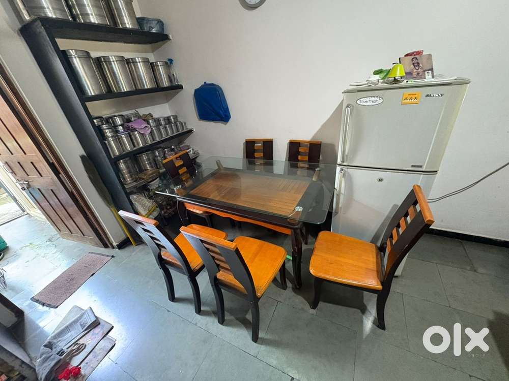 6 Seater wooden dinning set in good condition