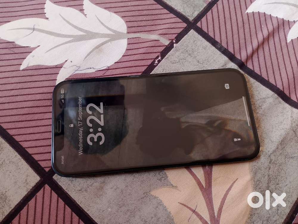 IPhone 12 (64)