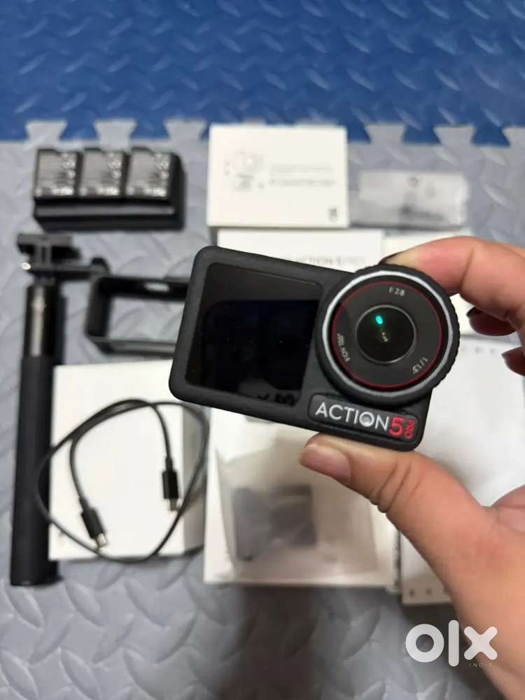 DJI Osmo Action 5 Pro Adventure Combo