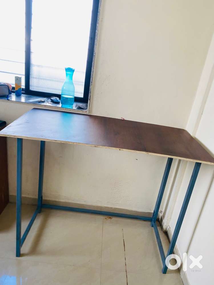 Foldable Study Table