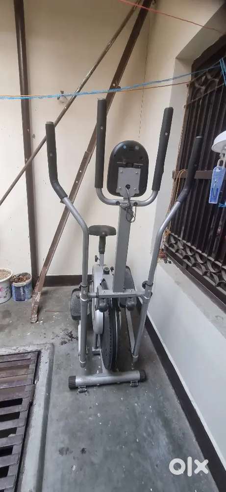 Smartcross/stationary cycle cum elliptical cross