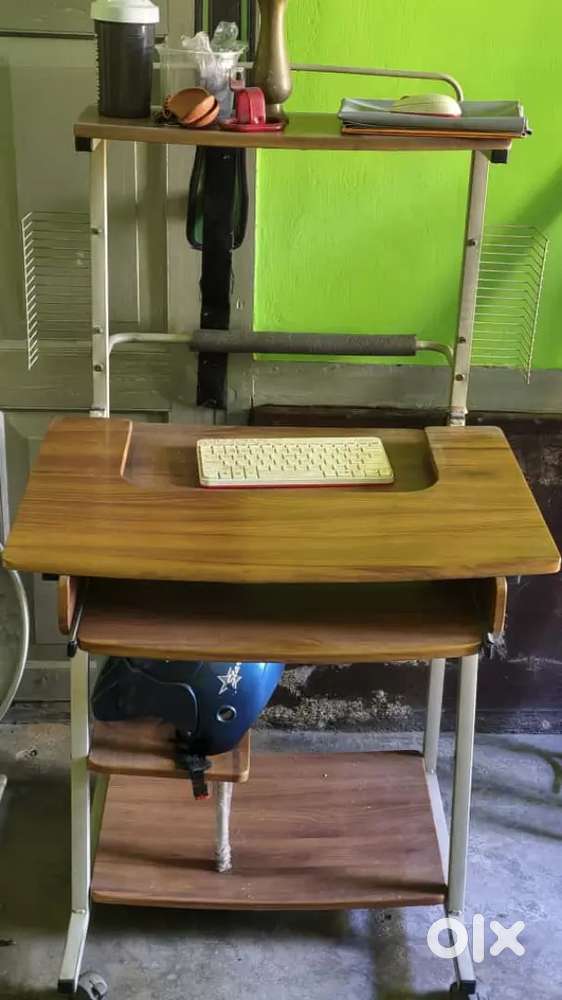 Computer table with sliding drawer