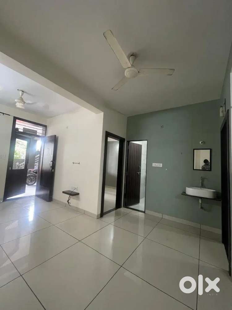 1 BHK semi furnished flat for rent