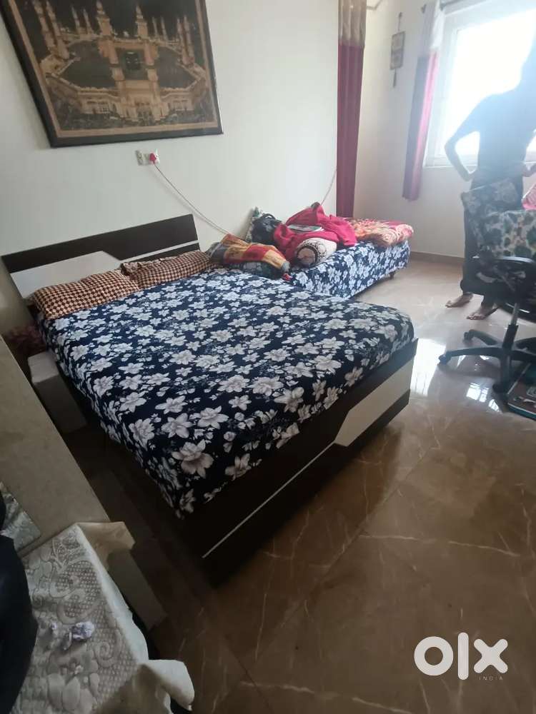 Box type bed with storage 4/6 dimension with mattress