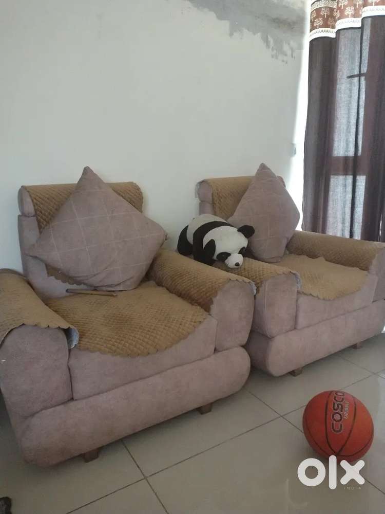 5 seater sofa set with big size cousins with table