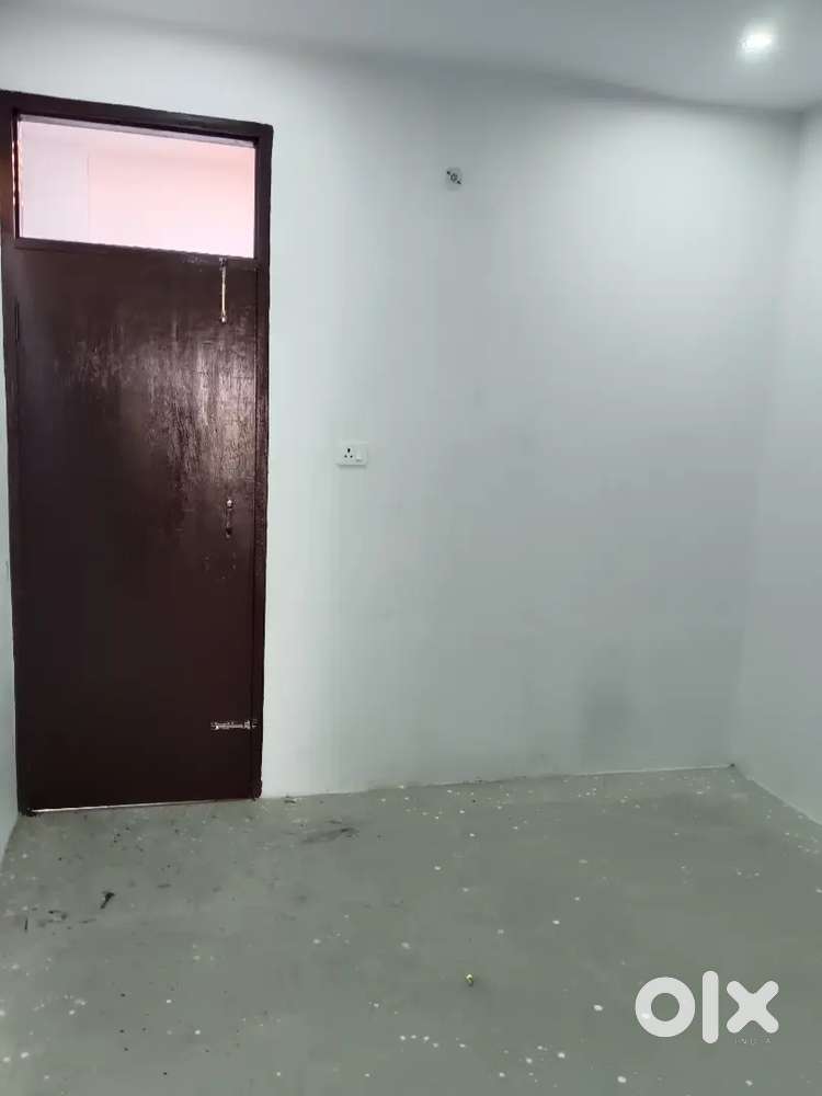 girls ,choti family , or single boys ,without kichten,