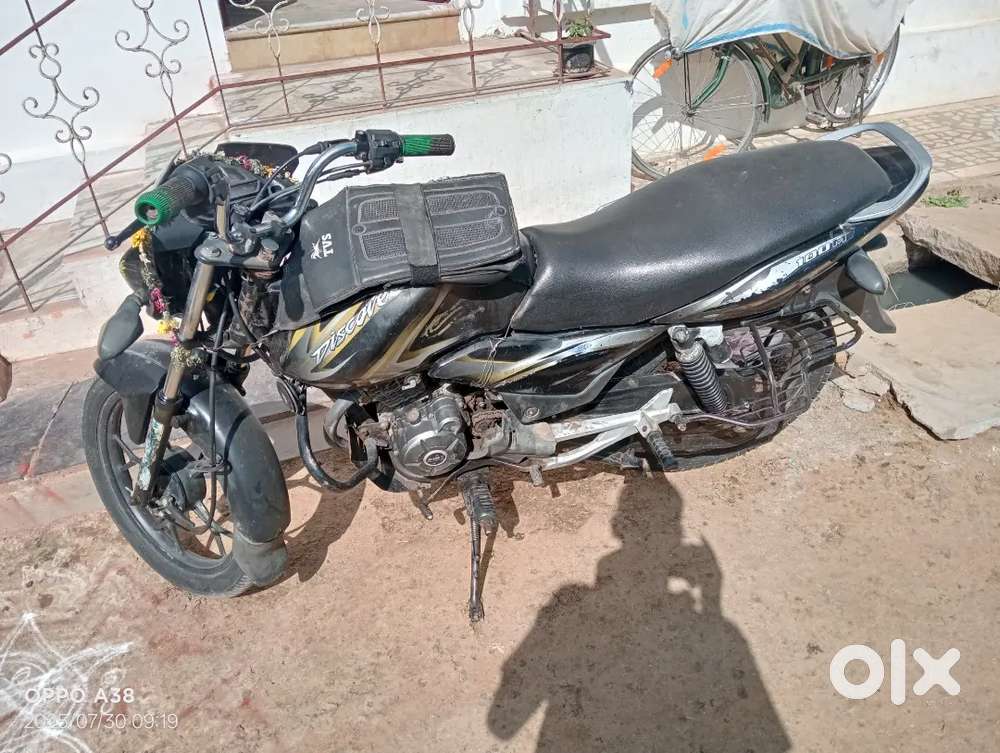 Bajaj Discover (2013)model