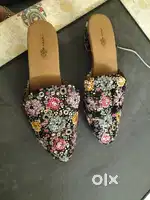 Ladies sandles new unused branded 800 pairsize 38