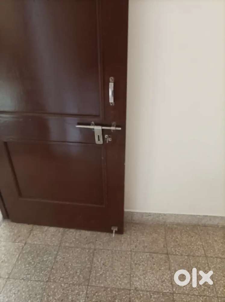 3bhk independent house available for family and commercial purpose