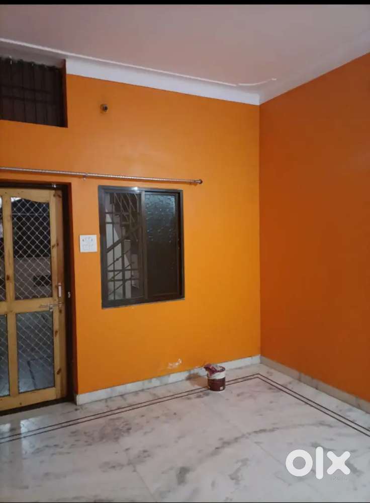 We have to give room to vegetarian people only.