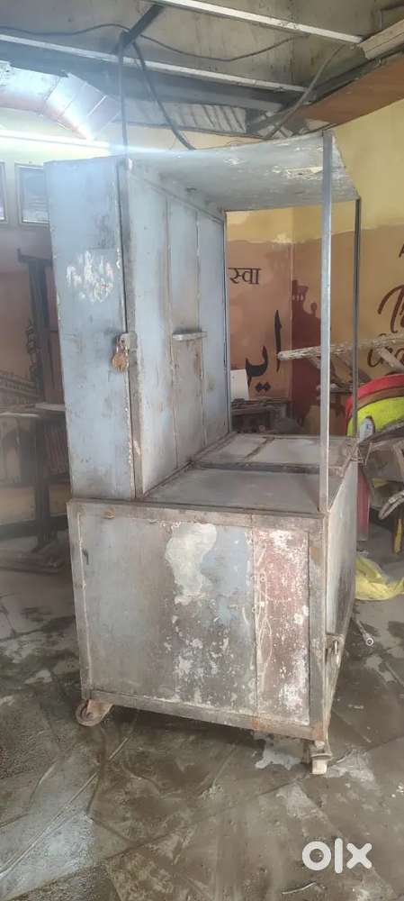 Pan patti with heavy 4 wheel