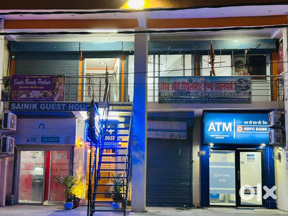 On road Basement 2600 sq ft and shop avaialble for rent