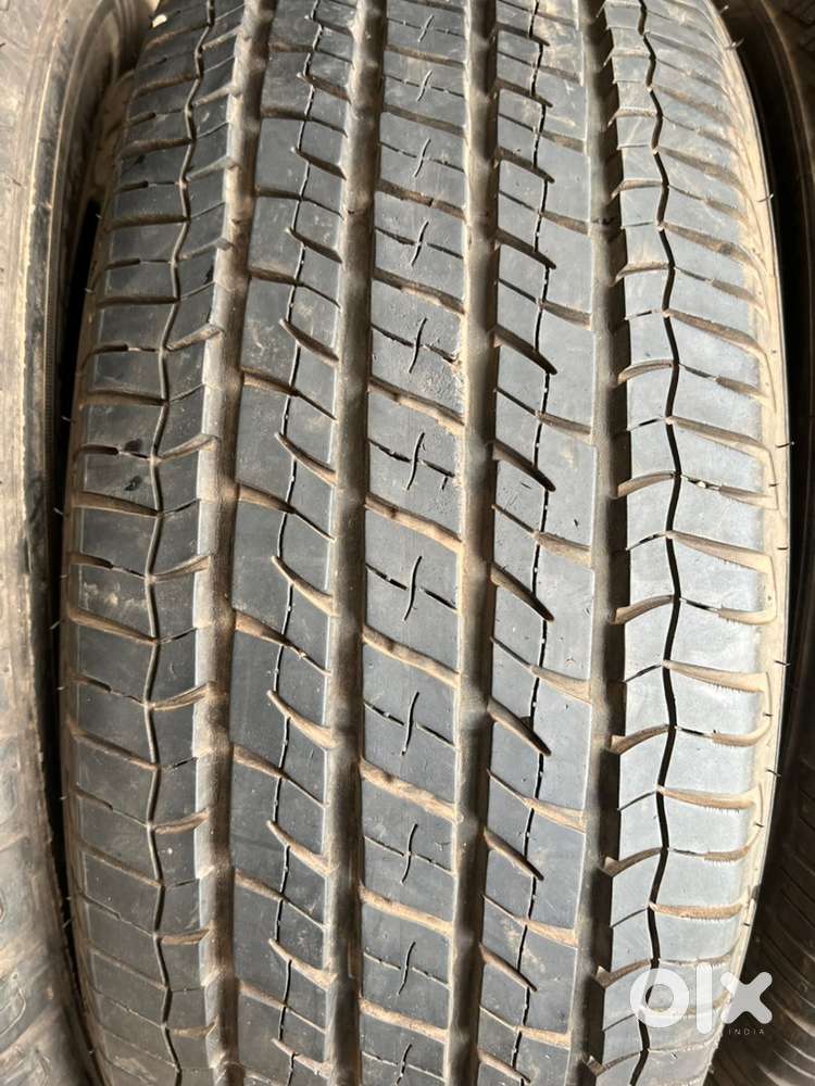 225/65/17 imprted tyre