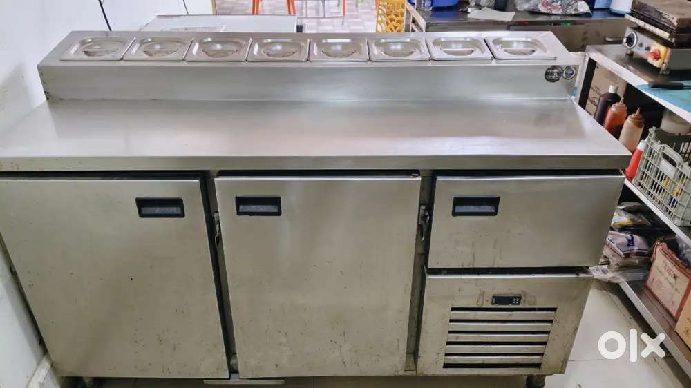 Makeline fridge
