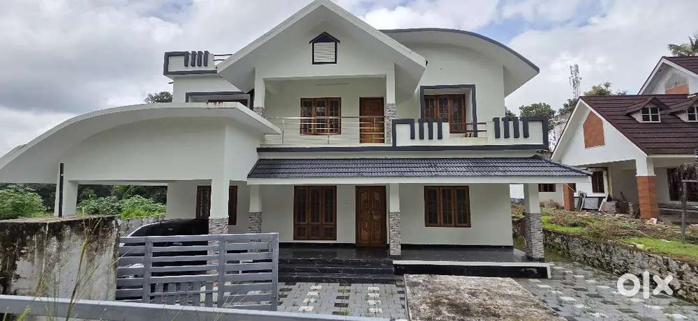 Kumbanad near 10 cent new house for sale.