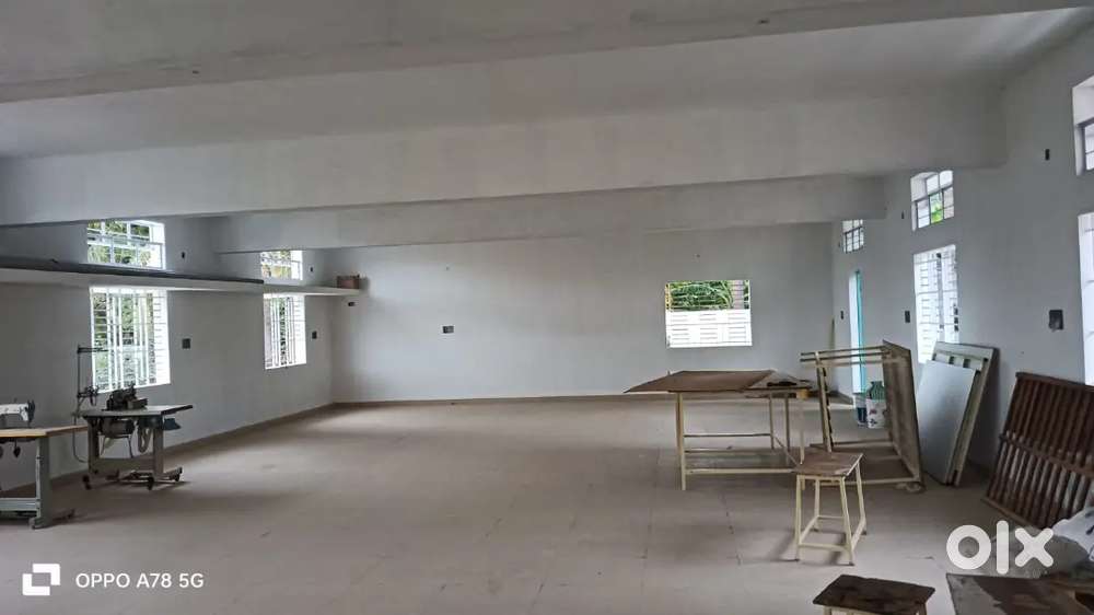 New building. Suitable for godown, company, office, clinic, etc.