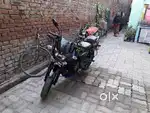 Pulser 150 twin disk new tyre new. Batter