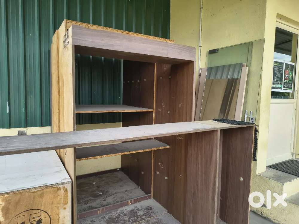 Boutique wardrobe and glass door