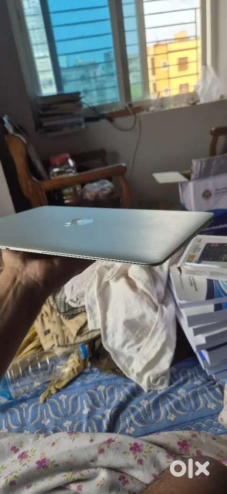 APPLE MACBOOK AIR