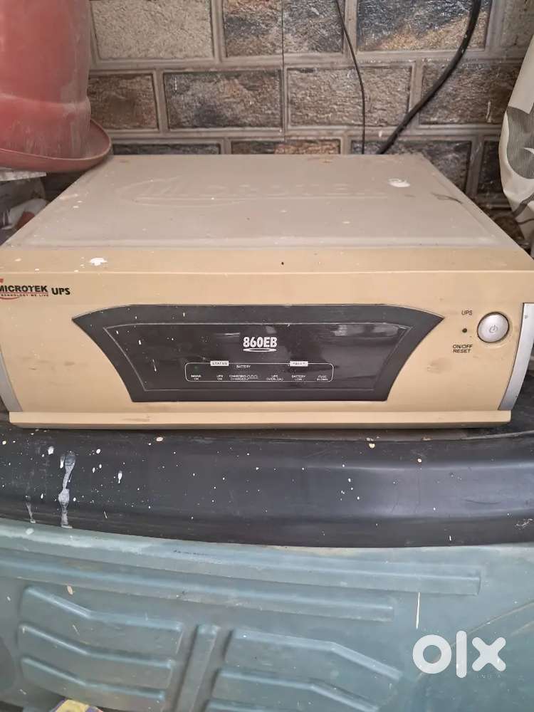 Microtek inverter with BATTERY in good working condition