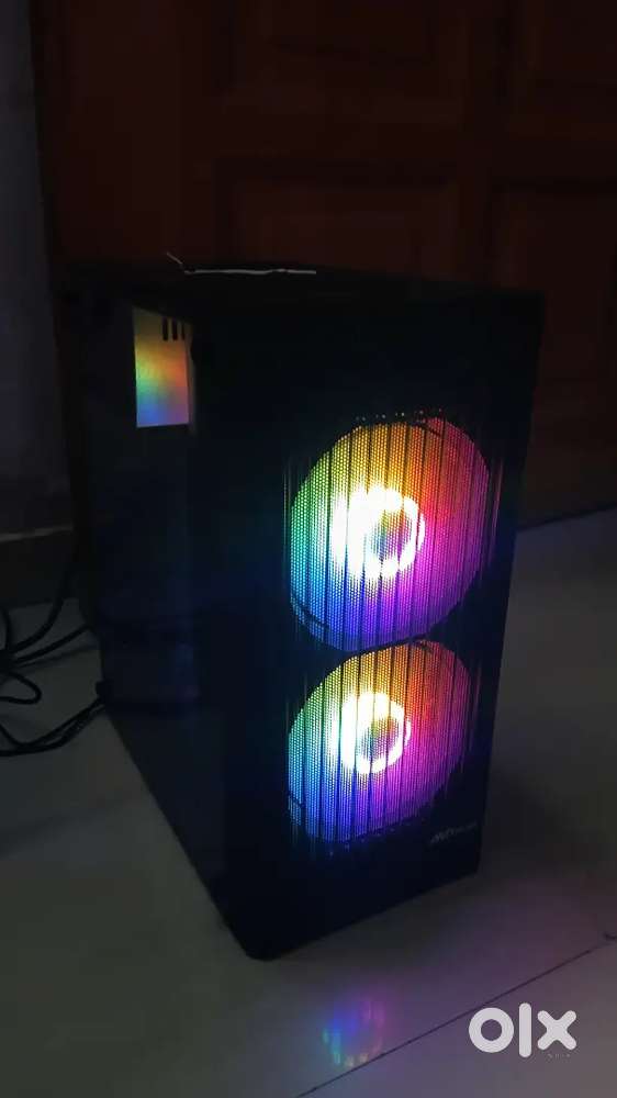 Gaming PC/Computer with Monitor I3 3220  GT 740  8GB RAM  GTA 5