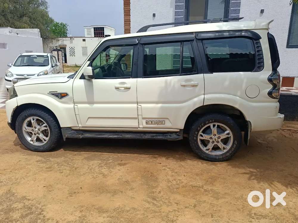4*4 Mahindra Scorpio 2017 Diesel 102000 Km Driven