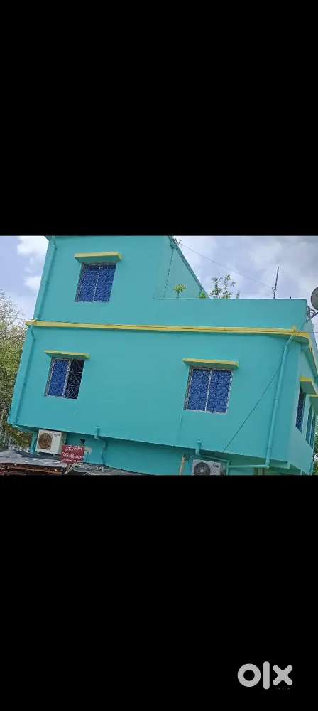 2 BHK flat tipe Muslim house semi furnished room jojcort Akrsha Nagar.