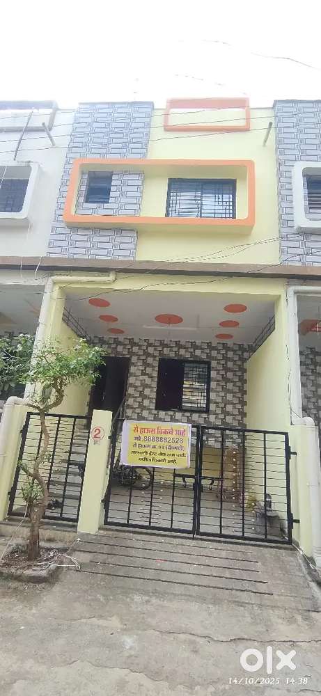 रो हाऊस विकने आहे