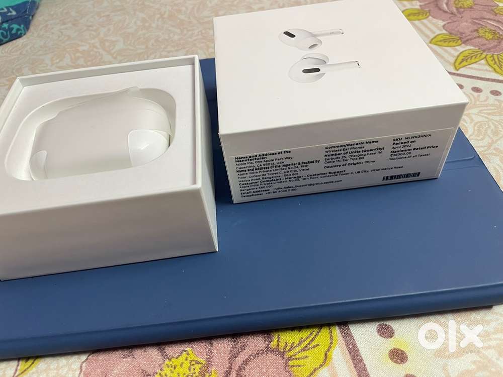 Apple Airpods  pro with Magsafe charging case