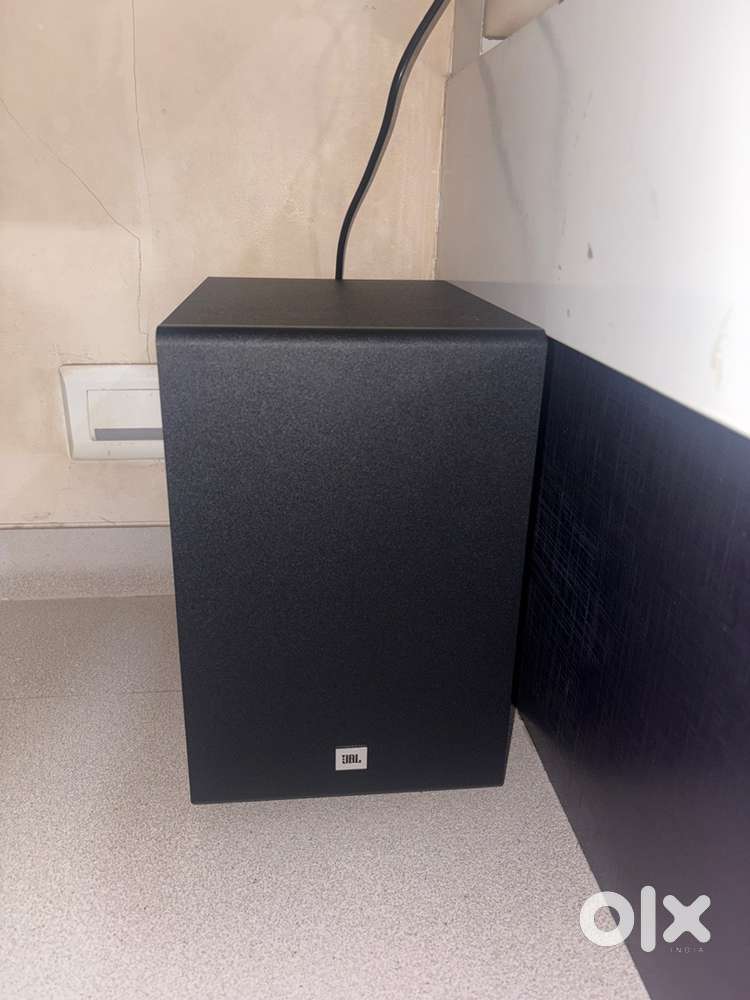 Speaker and woofer