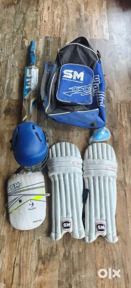 Cricket kit equipments